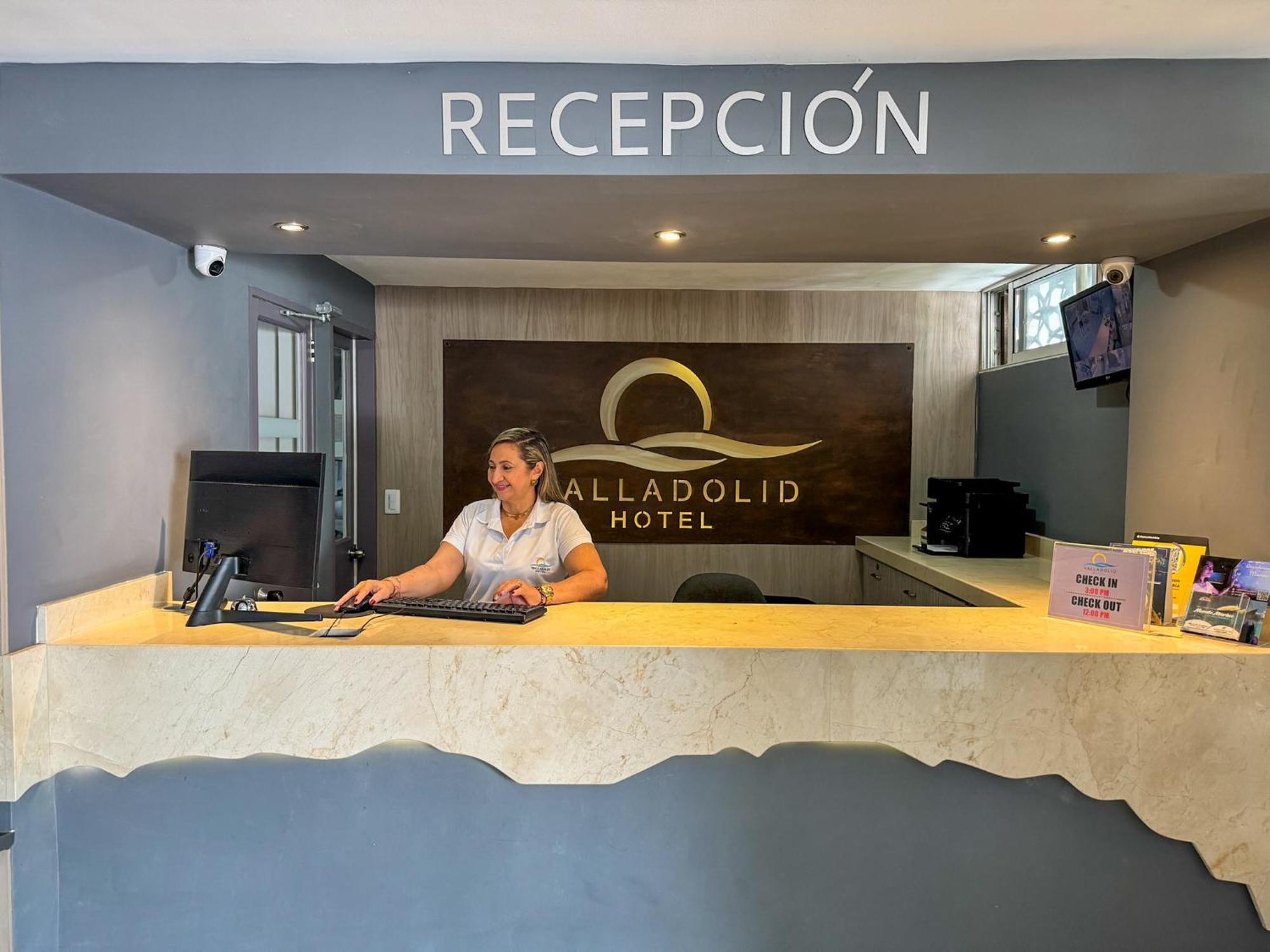 Hotel Valladolid Santa Marta  Exterior photo